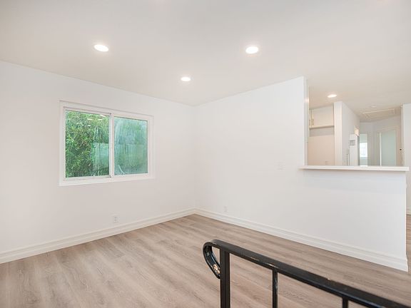 3rd image of 322 10th St APT 202