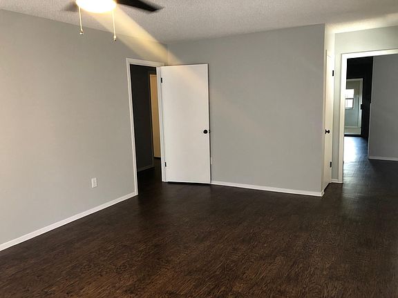 4th image of 804 Dickens Dr