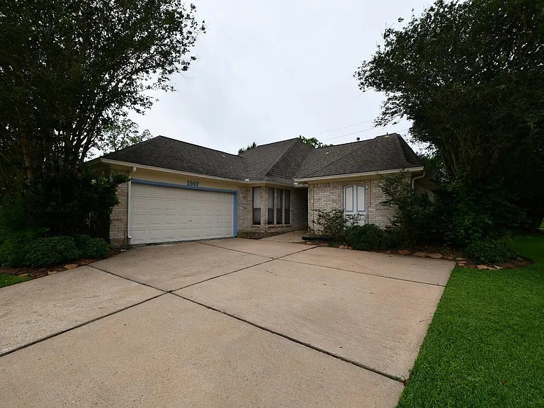 1947 Mayweather Ln — Photo 21