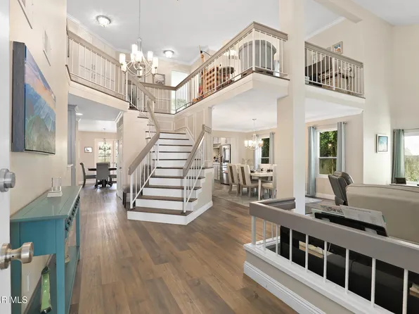 12490 Spring Creek Rd, Moorpark, CA 93021