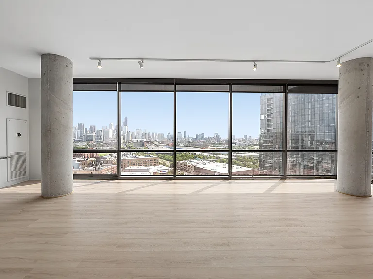 860 W Blackhawk St #1808 — Photo 11