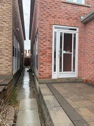 164 Stather Cres #BASEMENT Photo 1