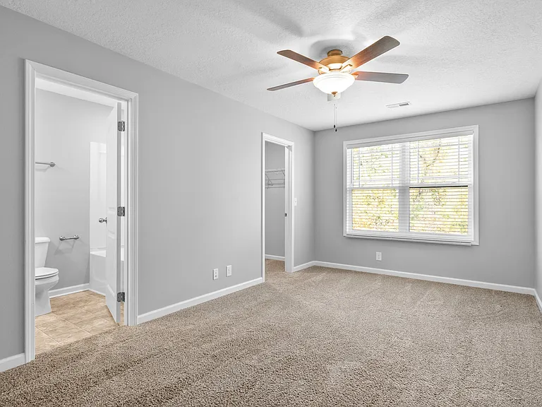213 Woodland Valley Ln — Photo 4