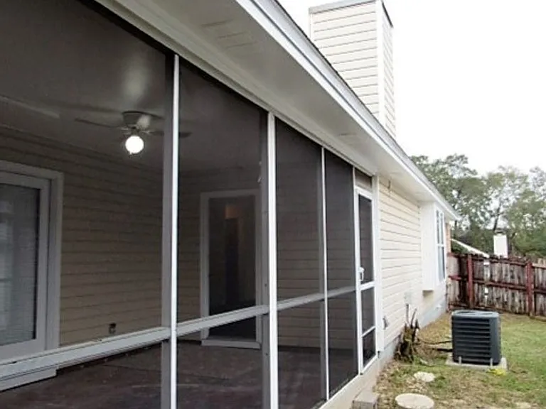 2025 Cambridge Cir — Photo 17