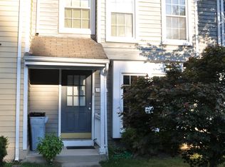 1532 Poplar Grove Dr, Reston, VA 20194