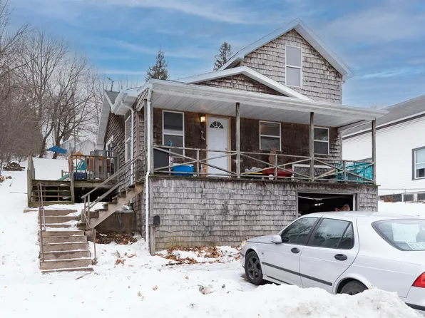 307 W 3rd St, Kaukauna, WI 54130