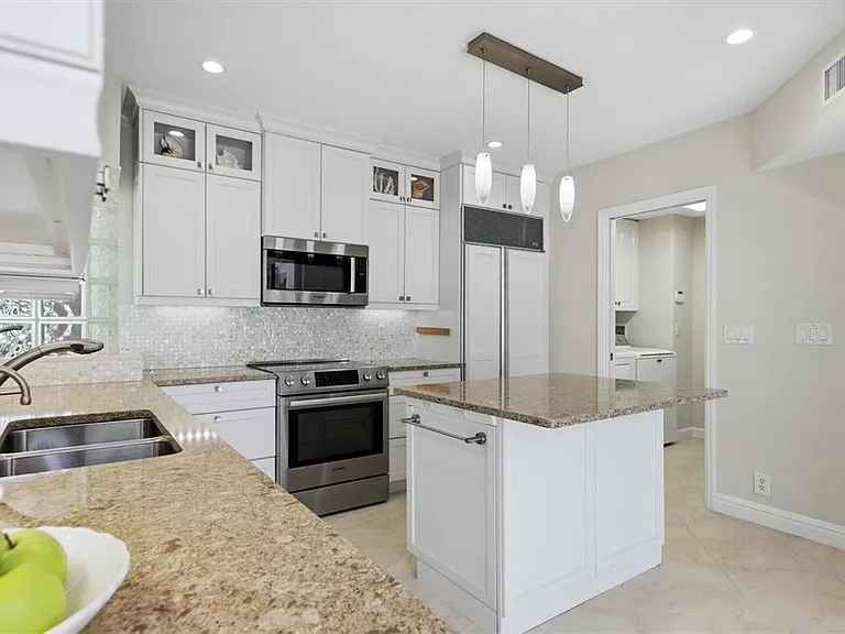 200 Cocoanut Ave #5 — Photo 17