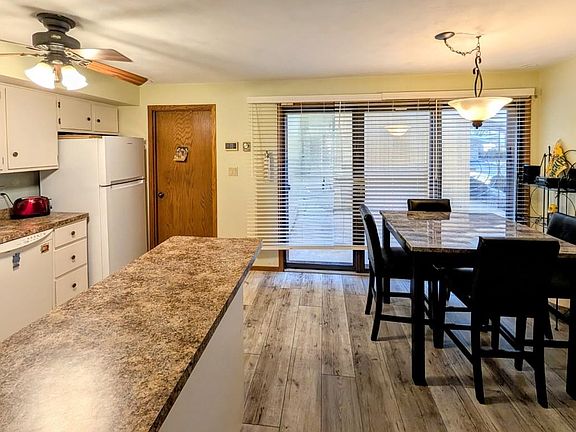 5th image of 1235 Nicolet Cir