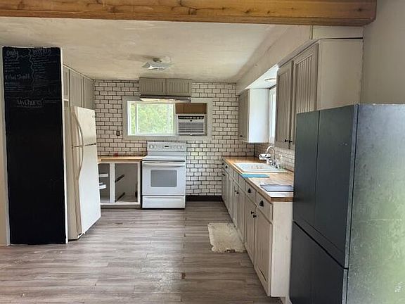 3rd image of 1041 S Bingham Dr
