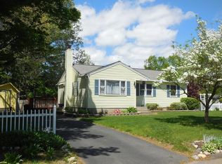 11 Division St, Easthampton, MA 01027
