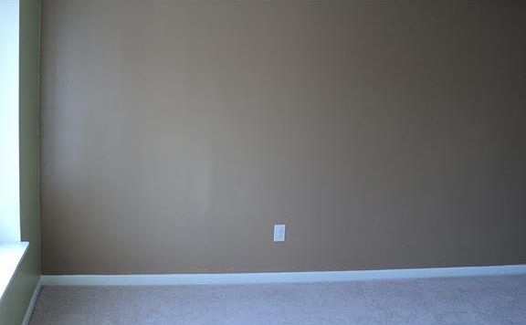 4th image of 930 N Woodlark Dr