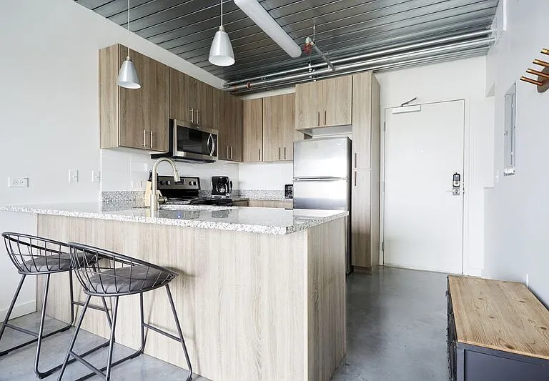 Mid Main — Photo 13