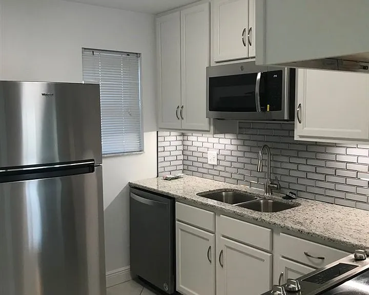 156 Locke St #C — Photo 17
