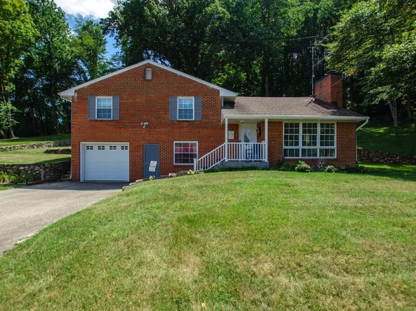 5786 Pine Acres Ln, Roanoke, VA 24018