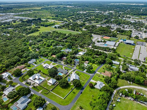 4th image of 601 Dark Hammock Road
