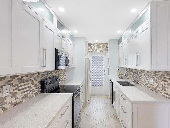 4th image of 3421 Spanish Trail #329
