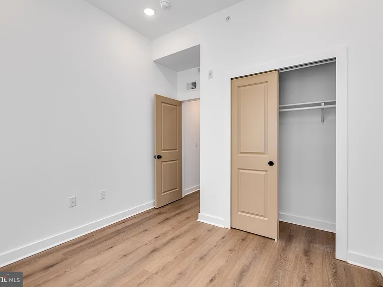 1917 W Susquehanna Ave #2 — Photo 4
