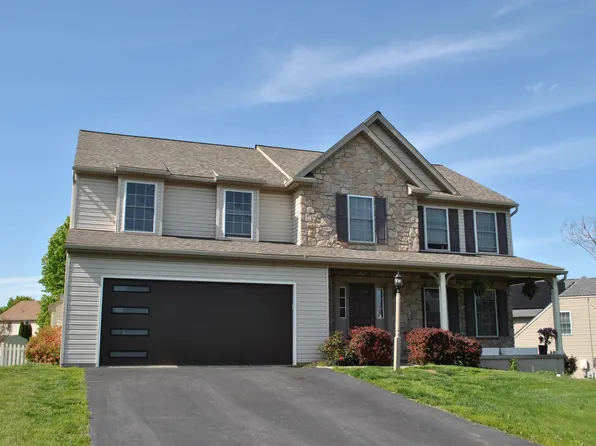 315 Lynne Dr, Mount Wolf, PA 17347