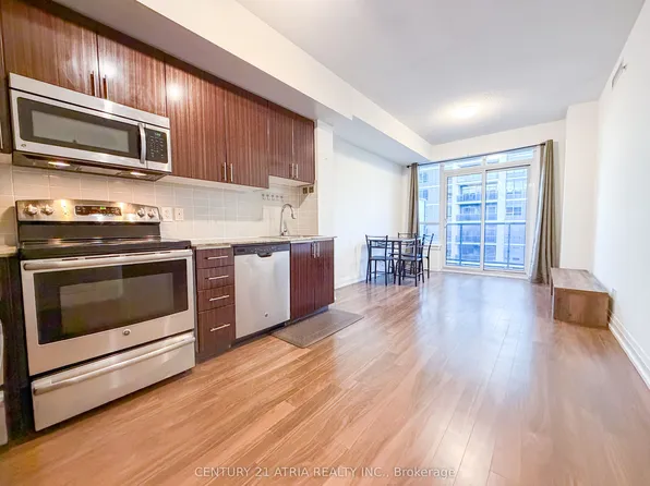 7161 Yonge St, Markham, ON