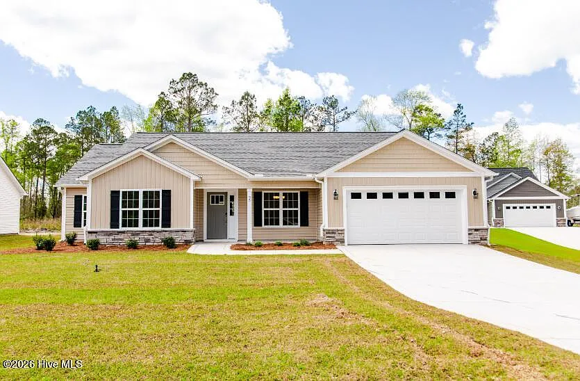4 bed, 2.0 bath, 2054 sqft, $2,295 — Photo 2