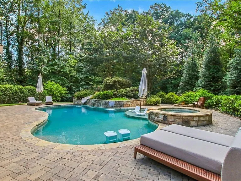 5265 Peachtree Dunwoody Rd — Photo 28