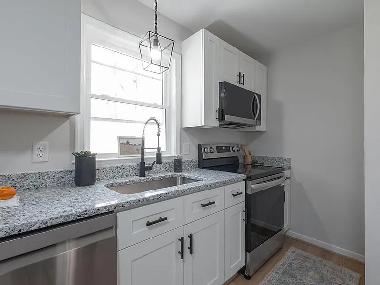 2247 Mountain View Rd — Photo 13