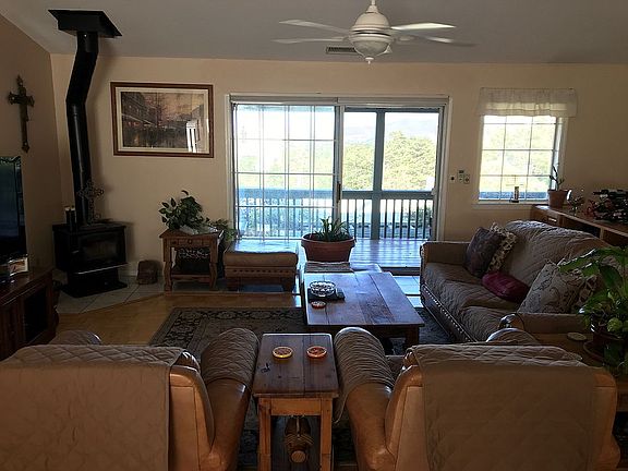 3rd Floor Living Room 