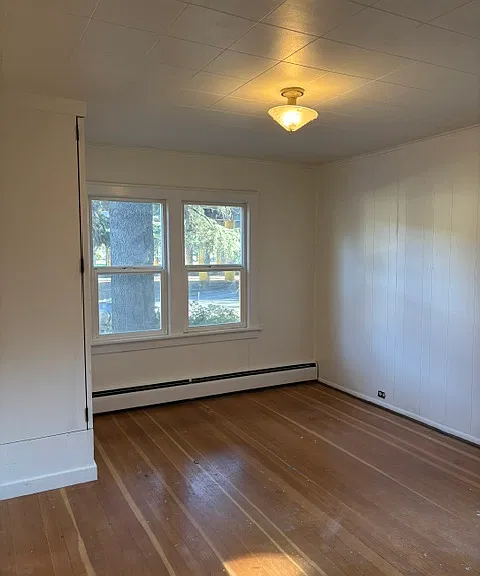 large bedroom w closet view