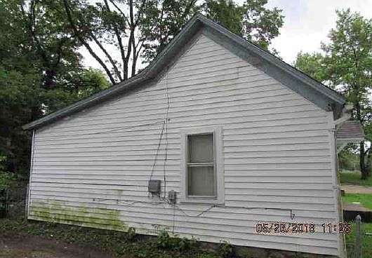 4th image of 813 Bennington Ave