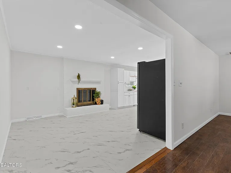 3037 Marvin Cir — Photo 8
