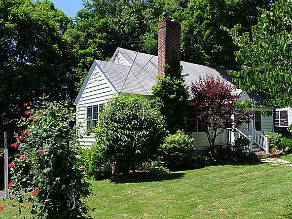 2nd image of 33 Lakeview Ave