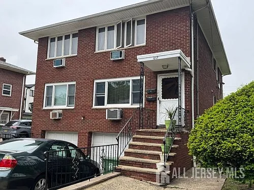 108 W Stimpson Ave #2NDFL Photo 1