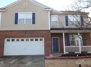 2114 Savannah Hills Dr, Matthews, NC 28105