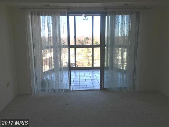 Come home to a lovely light filled porch/den