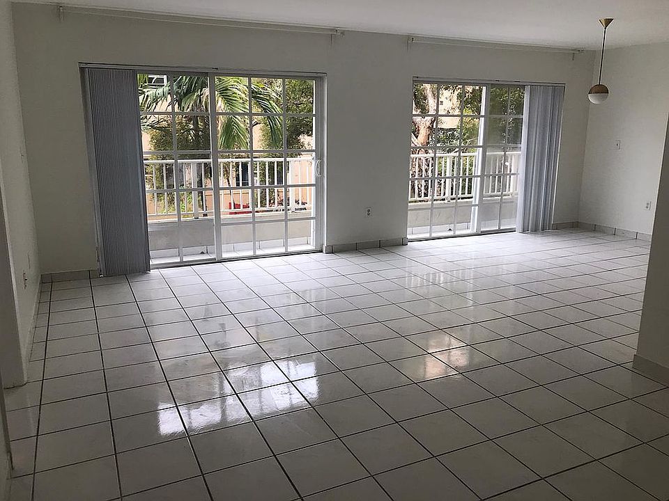 1st image of 2600 Collins Ave APT 202