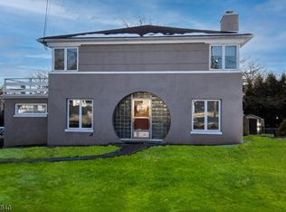 322 Wayne Ter, Union, NJ 07083
