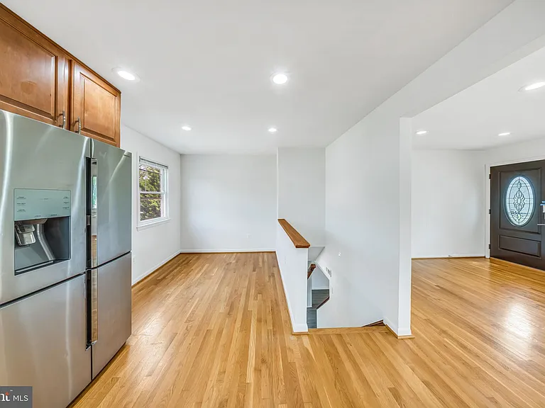 7411 Tillman Dr — Photo 12