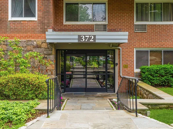 372 Central Park Avenue #1C, Scarsdale, NY 10583