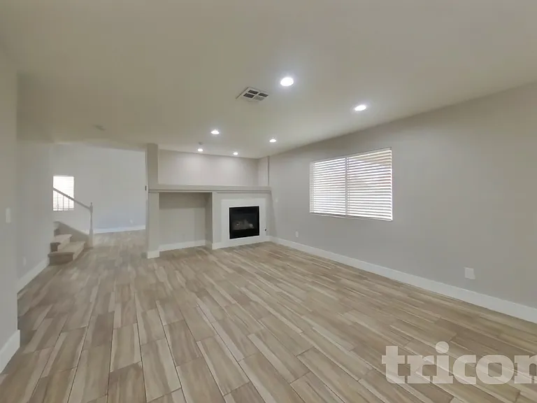 409 W Azure Ave — Photo 13