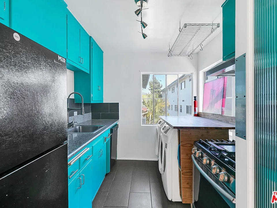 1915 S Shenandoah St #10
