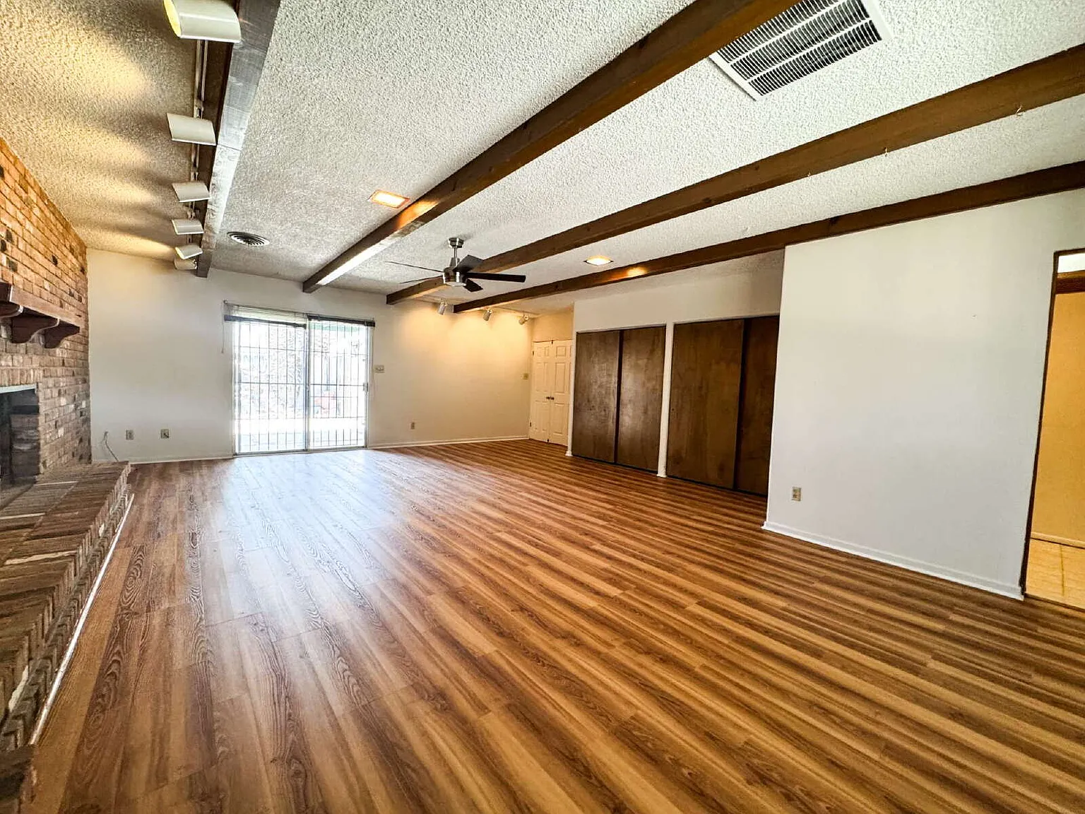 3 bed, 2.0 bath, 1657 sqft, $1,750 — Photo 4