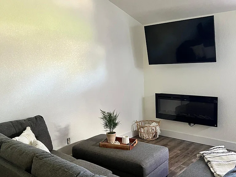 1800 Clubhouse Dr #60 — Photo 7