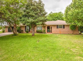 1506 Springbrook St, Corinth, TX 76210