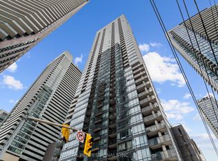295 Adelaide St W #522, Toronto, ON M5V 0L4