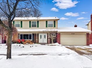 31427 Anita Dr, Warren, MI