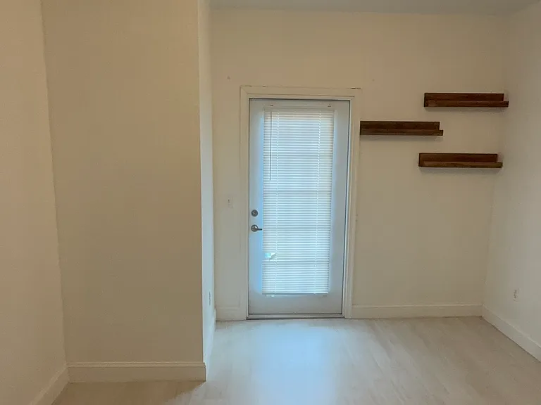 860 N Orange Ave #303 — Photo 7