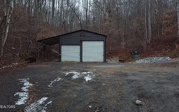 3rd image of 7053 Cooks Hollow Rd