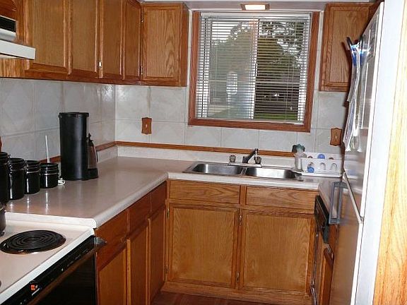 5th image of 13521 Le Claire Ave APT 61