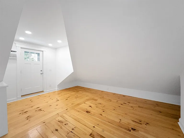 100 Chestnut Ave #3 — Photo 16