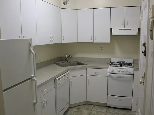 Rented by 4 Corners Realty, LLC | media 12